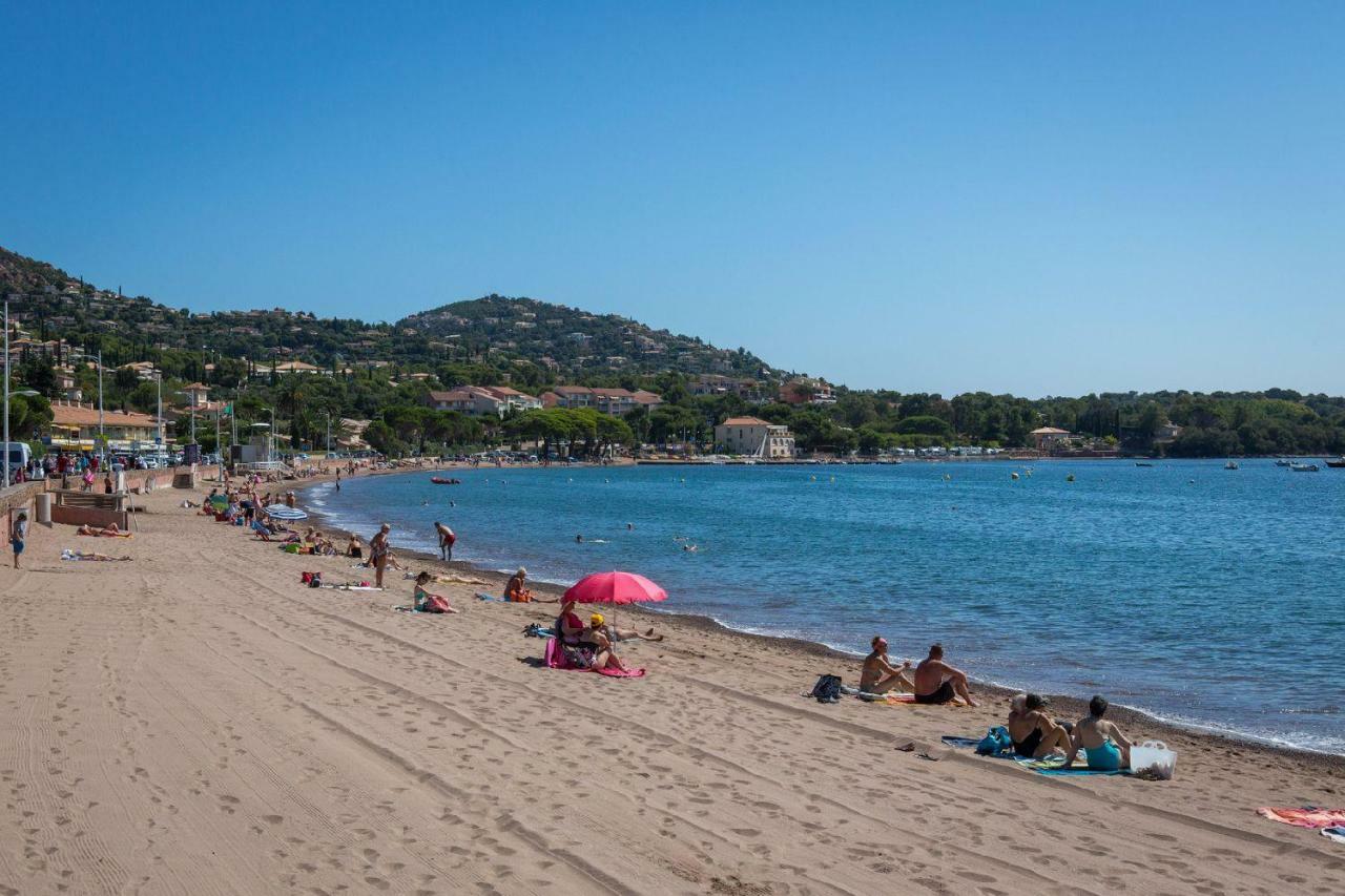 Belle Maison Avec Piscine Dans Les Hauteurs A Saint Raphael Esterno foto